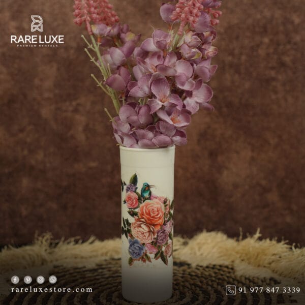 Cylinder Vase – Sleek and Versatile Decorative Accent